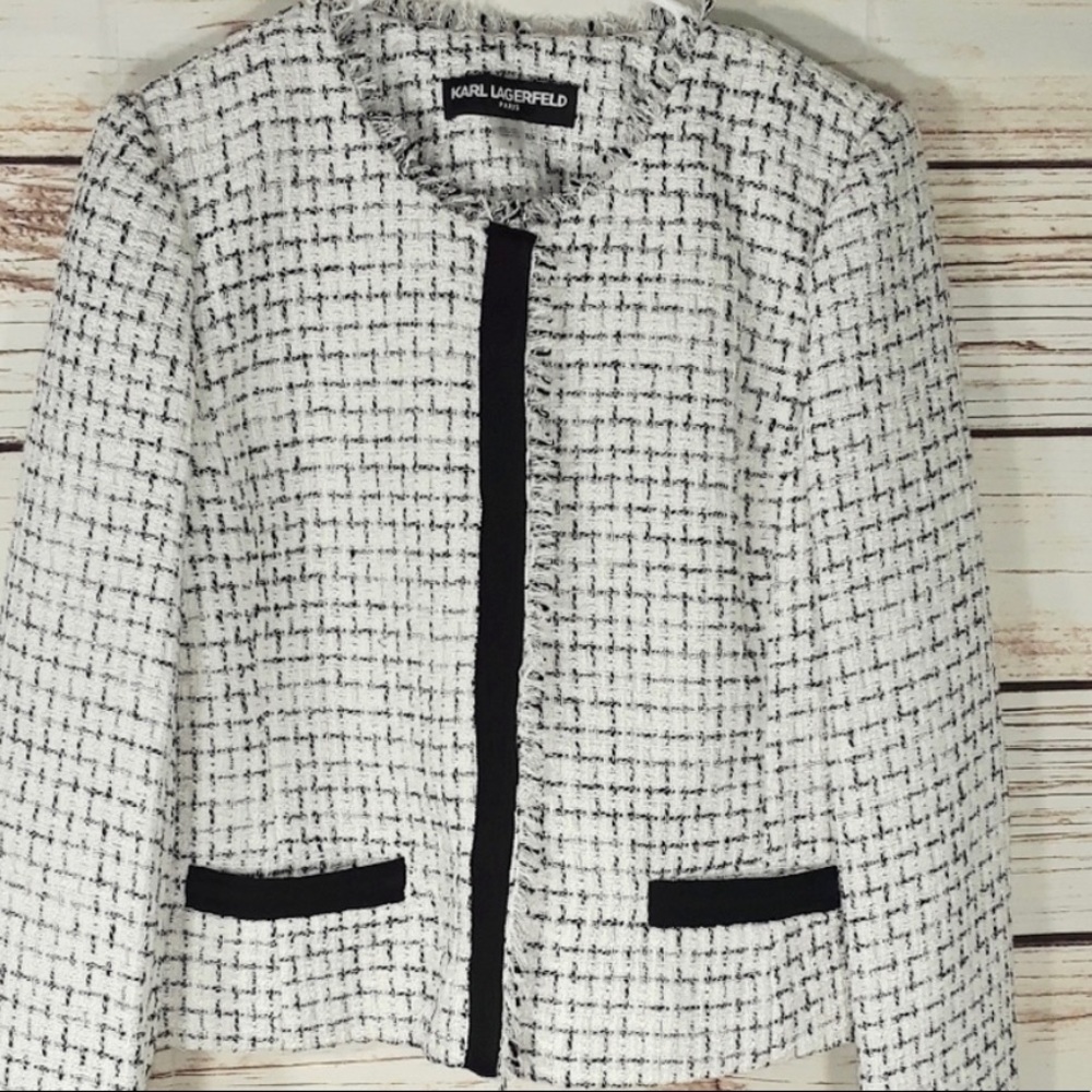 Karl Lagerfeld tweed blazer size 8/ medium like new only used a few hours
